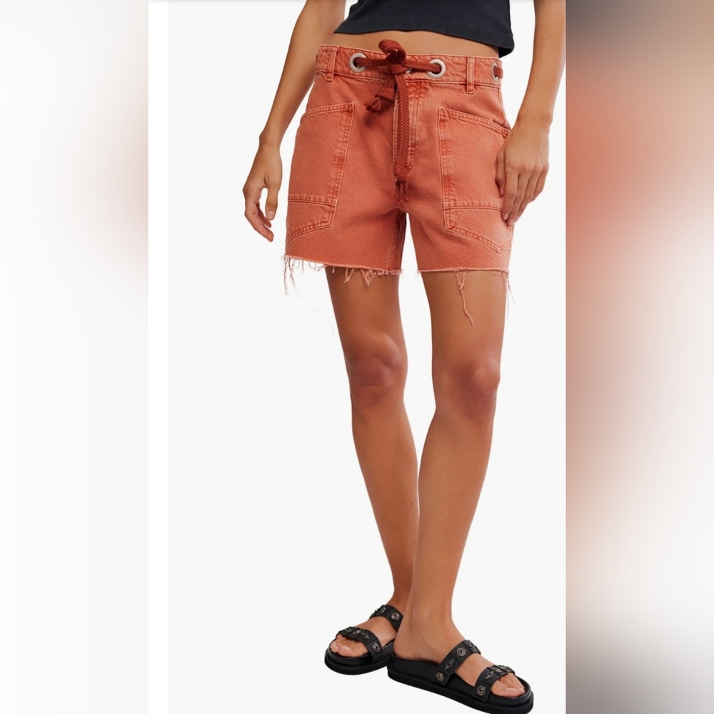 WE THE FREE PEOPLE MOXIE LOW SLUNG SHORTS SALMON